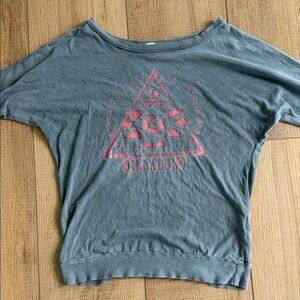 Billabong Charcoal Long Sleeve with Red Design size medium cropped sleeve